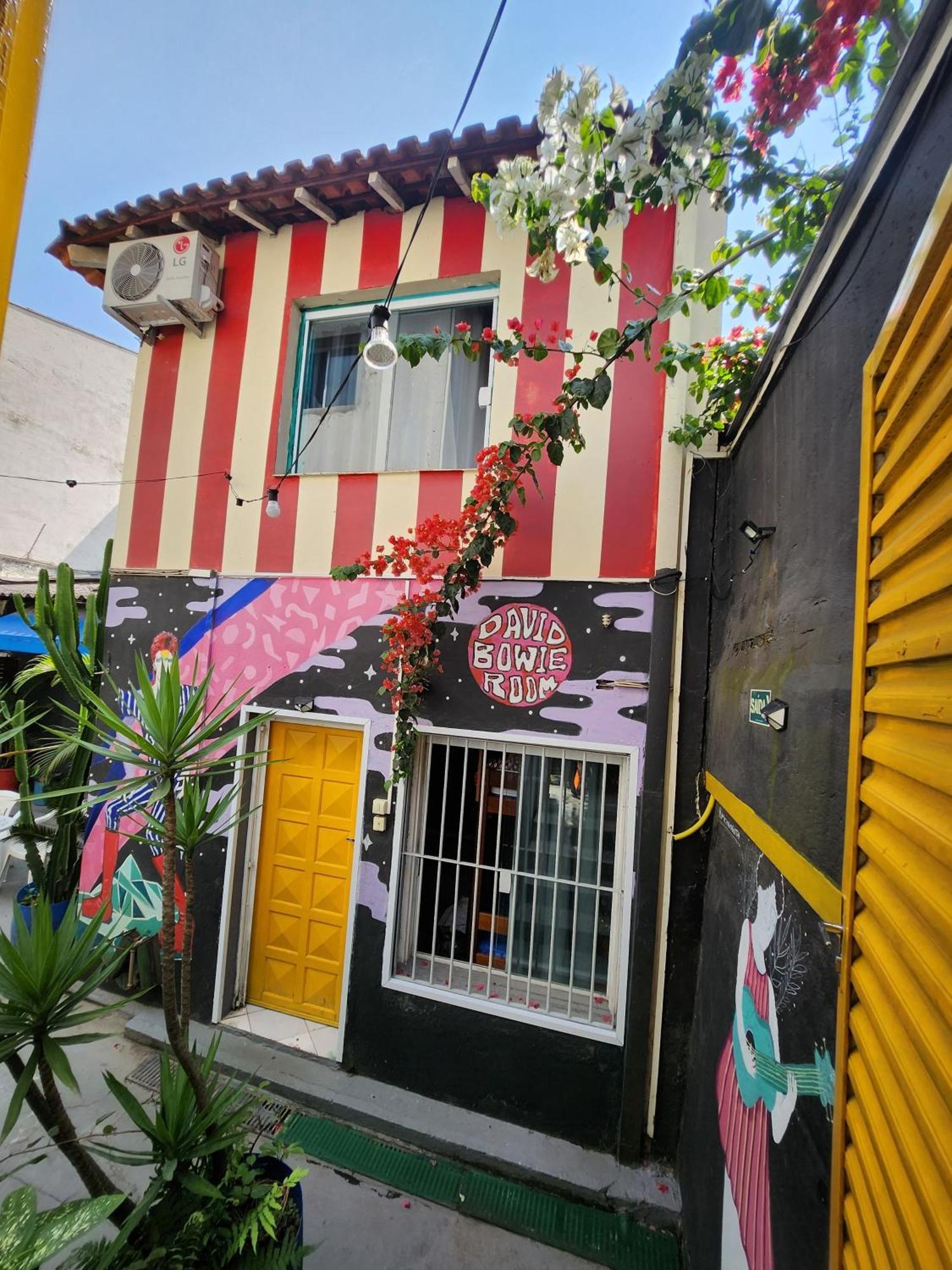 Vila Rock Hostel: Central Location Near Allianz Parque Sao Paulo Exterior photo